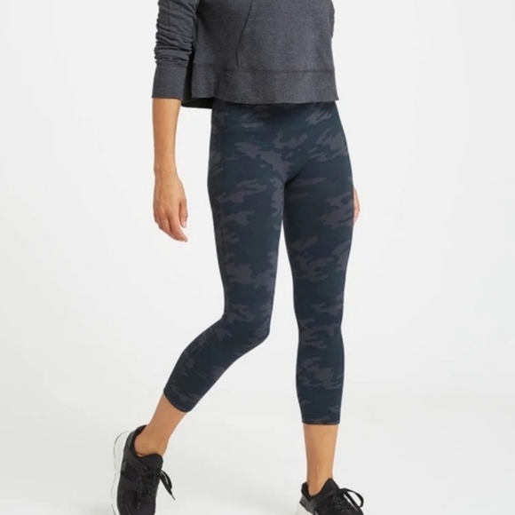 SPANX Look at Me Now Black Camo Leggings NEW - Picture 2 of 4